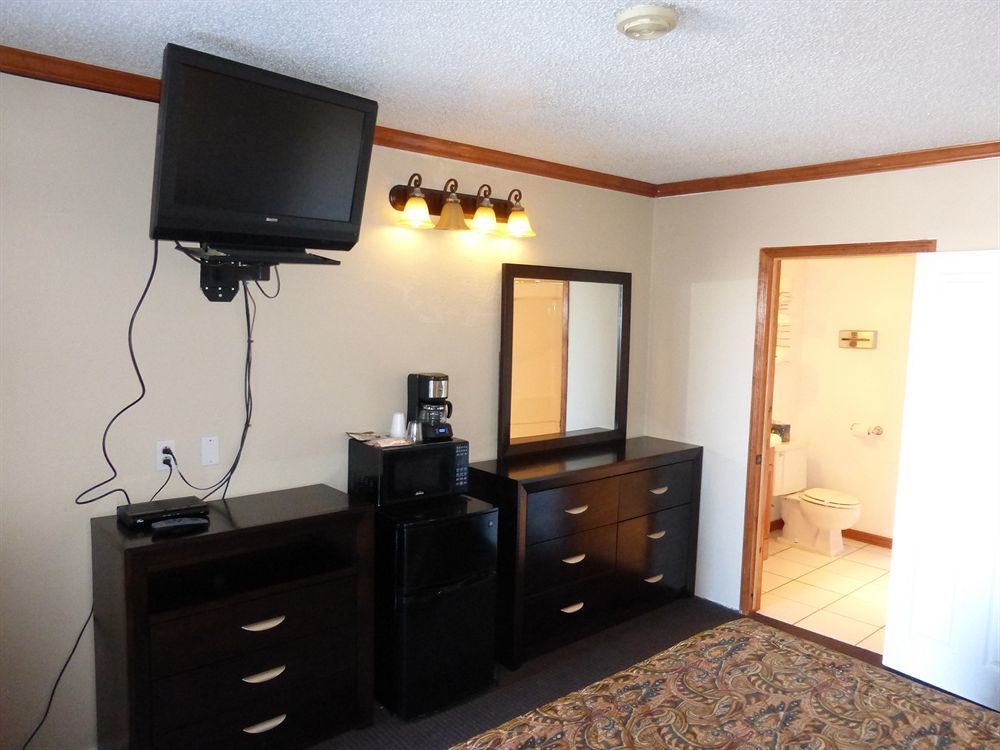 לאראמי Travel Inn מראה חיצוני תמונה